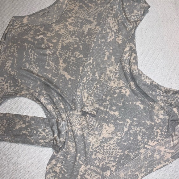 Dolman sleeve lightweight top - Picture 5 of 8